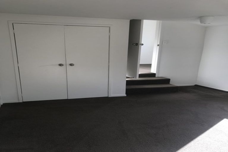 Photo of property in 28 Spinella Drive, Bayview, Auckland, 0629