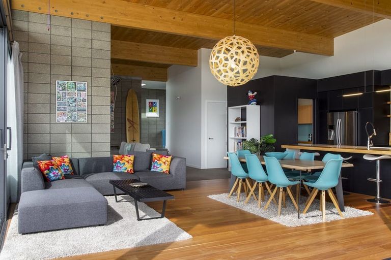 Photo of property in 16 Melandra Road, Stanmore Bay, Whangaparaoa, 0932