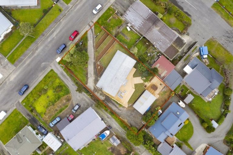 Photo of property in 76 Hampden Street, Picton, 7220