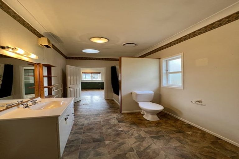 Photo of property in 2 Gillies Avenue, Claudelands, Hamilton, 3214