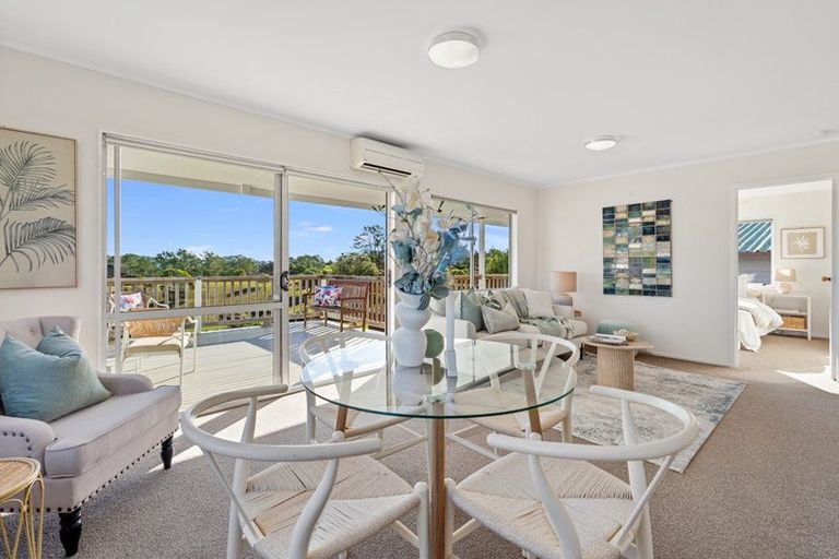 Photo of property in 31 Shakespear Road, Army Bay, Whangaparaoa, 0930