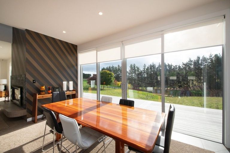 Photo of property in 49 Tutakarae Road, Kelvin Grove, Palmerston North, 4470