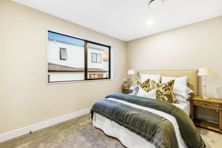 Photo of property in 42 Longshore Drive, Long Bay, Auckland, 0630