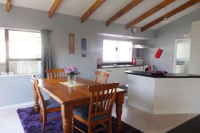 Photo of property in 570 Weymouth Road, Weymouth, Auckland, 2103