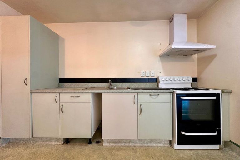 Photo of property in Palm Grove Apartments, 14/13d Palm Grove, Berhampore, Wellington, 6023