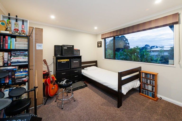 Photo of property in 23 Galea Grove, Kelvin Grove, Palmerston North, 4414