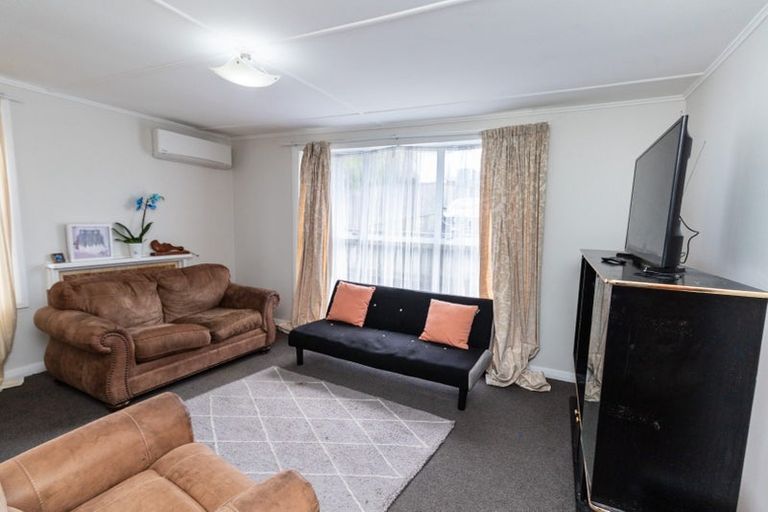 Photo of property in 12 Hiwi Crescent, Titahi Bay, Porirua, 5022