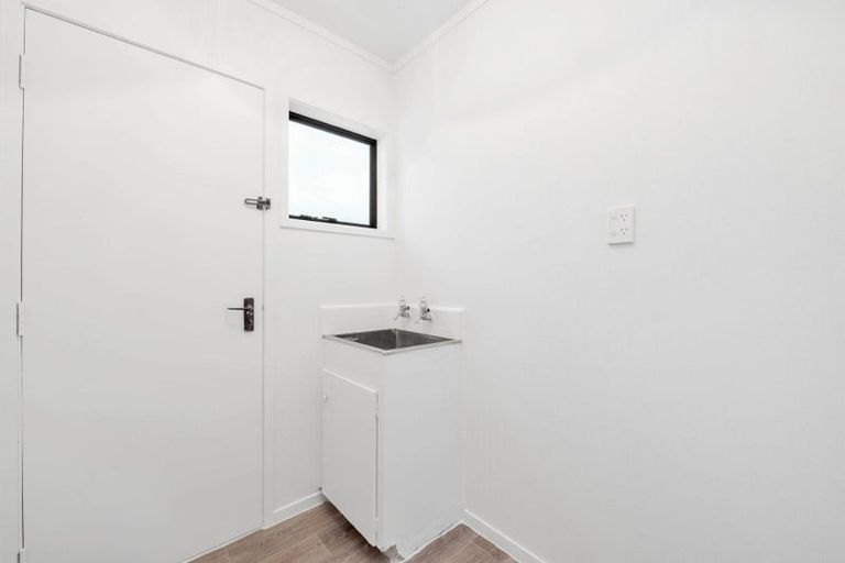 Photo of property in 2/46 View Road, Henderson, Auckland, 0612