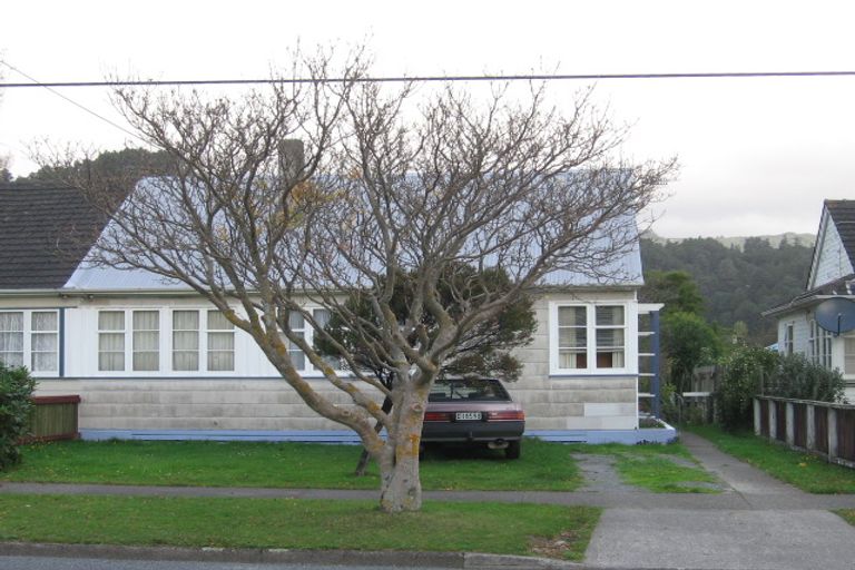 Photo of property in 120 Molesworth Street, Taita, Lower Hutt, 5011