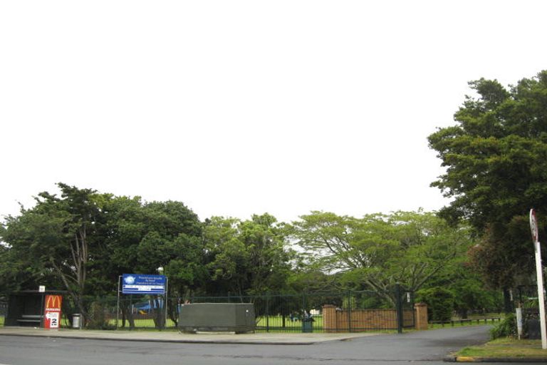 Photo of property in 437 Great South Road, Opaheke, Papakura, 2113