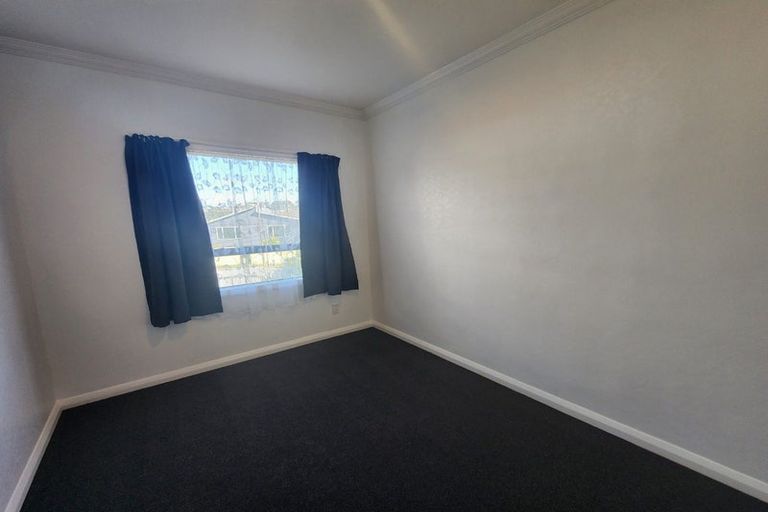 Photo of property in 28 Breakwater Road, Moturoa, New Plymouth, 4310