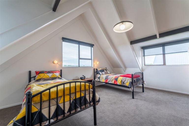 Photo of property in 15 Leven Street, South Hill, Oamaru, 9400