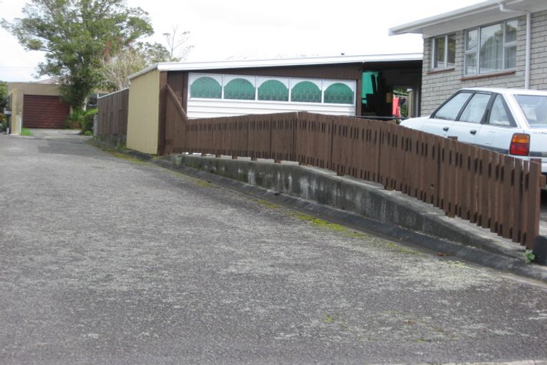 Photo of property in 11 Kowhai Street, Inglewood, 4330