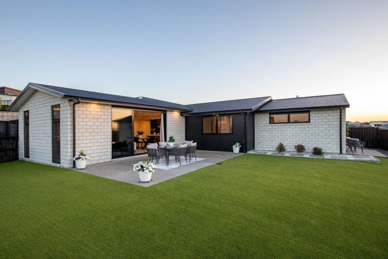 Photo of property in 12 Rose Berry Crescent, Flagstaff, Hamilton, 3210