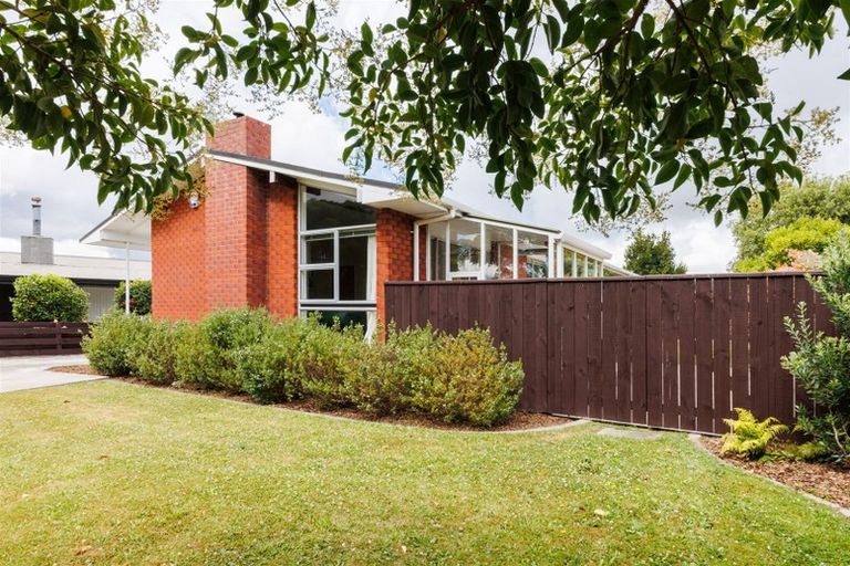 Photo of property in 20 Westhaven Grove, Takaro, Palmerston North, 4412