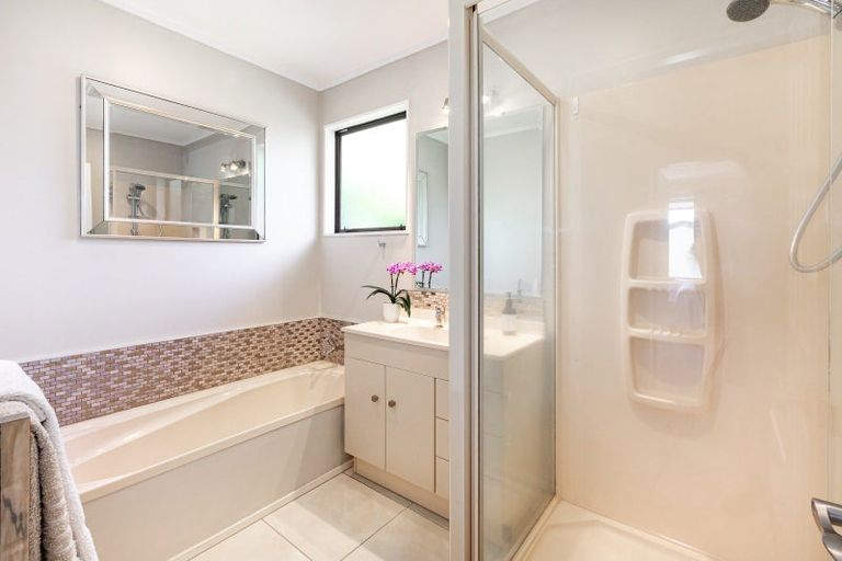 Photo of property in 61 Albatross Close, Whitby, Porirua, 5024