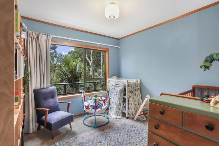 Photo of property in 18 Tinopai Road, Titirangi, Auckland, 0604