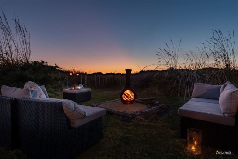 Photo of property in 80 Reay Mackay Grove, Waikawa Beach, Levin, 5573