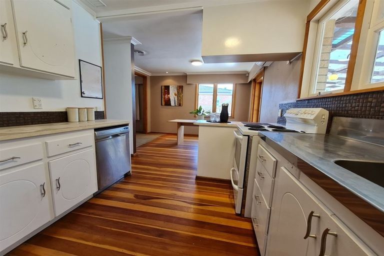 Photo of property in 4 Garnett Avenue, Forest Lake, Hamilton, 3200