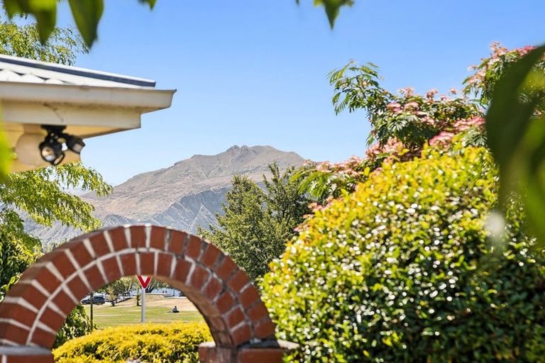 Photo of property in 120 Brownston Street, Wanaka, 9305
