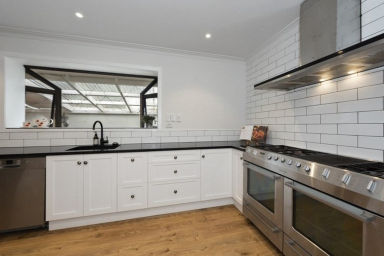 Photo of property in 22 Marnane Terrace, St Andrews, Hamilton, 3200