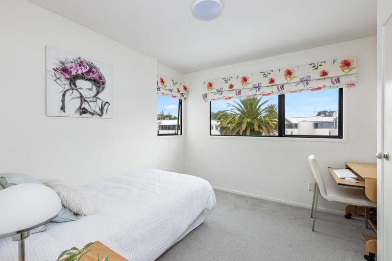 Photo of property in 15e Puriri Avenue, Orewa, 0931