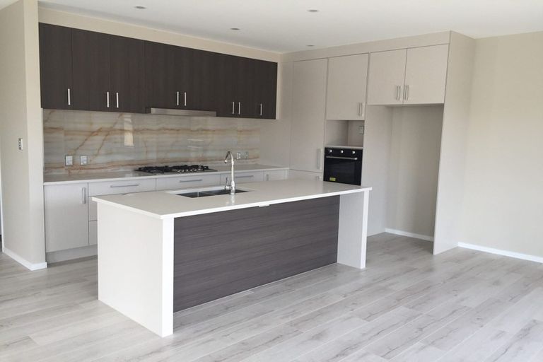 Photo of property in 8 Will Street, Huapai, Kumeu, 0810