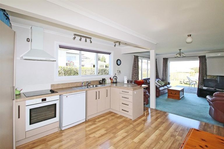 Photo of property in 115 Harbour View Road, Omokoroa, 3114