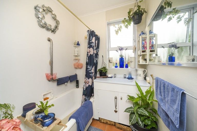 Photo of property in 24 Pembroke Street, Highbury, Palmerston North, 4412