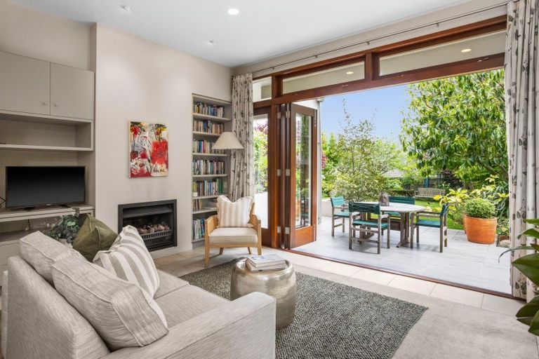 Photo of property in 1a Gillean Street, Havelock North, 4130