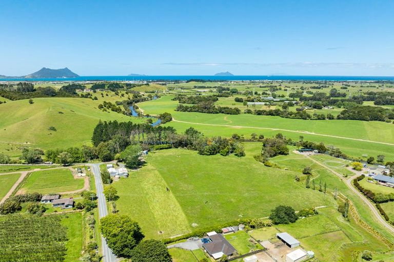 Photo of property in 228 Flyger Road, Mata, Whangarei, 0171
