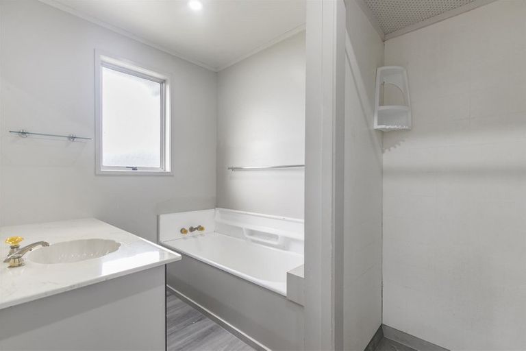 Photo of property in 94 Sycamore Drive, Sunnynook, Auckland, 0620