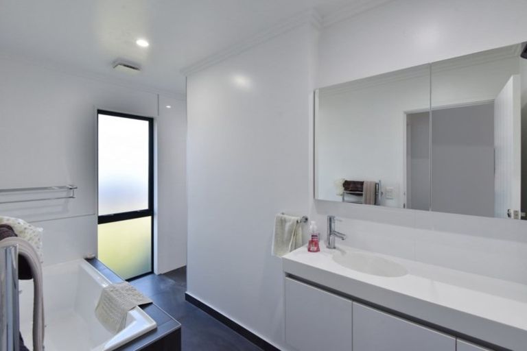 Photo of property in 19 Goldrush Lane, Rolleston, 7614