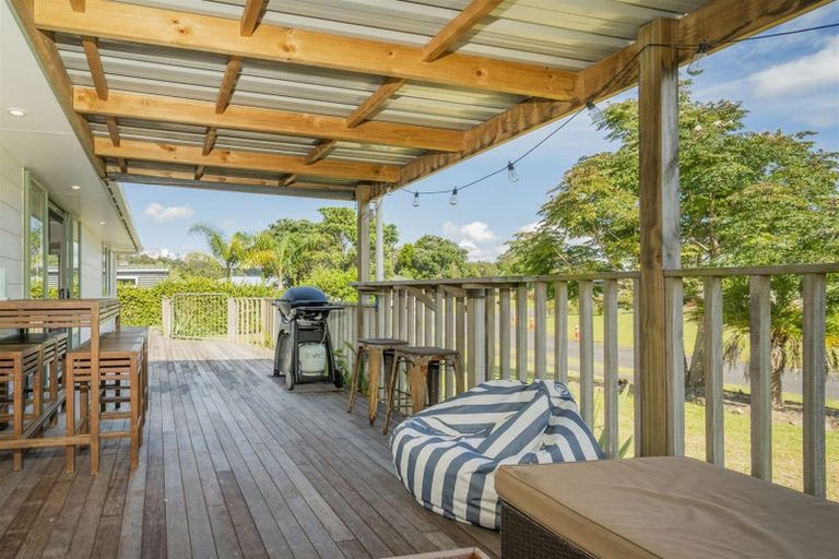 Photo of property in 23 Hawk Hill Crescent, Cooks Beach, Whitianga, 3591