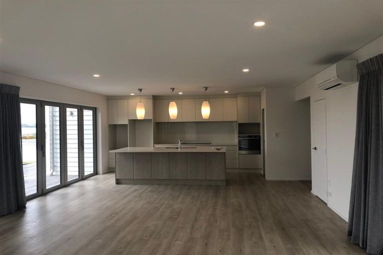 Photo of property in 2 Trevally Place, Snells Beach, 0920