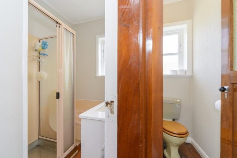 Photo of property in 121 Savage Crescent, West End, Palmerston North, 4412