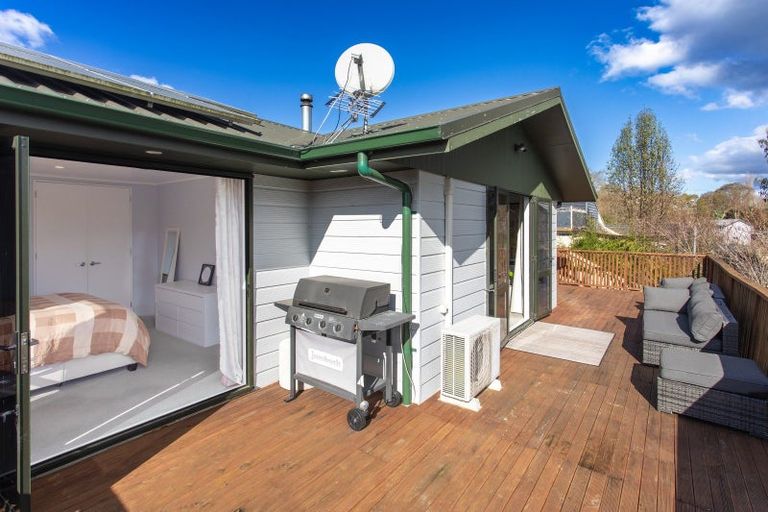 Photo of property in 20 Eagle Street, Waipawa, 4210