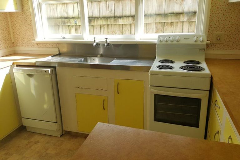 Photo of property in 34 Tuatoru Street, Eastbourne, Lower Hutt, 5013