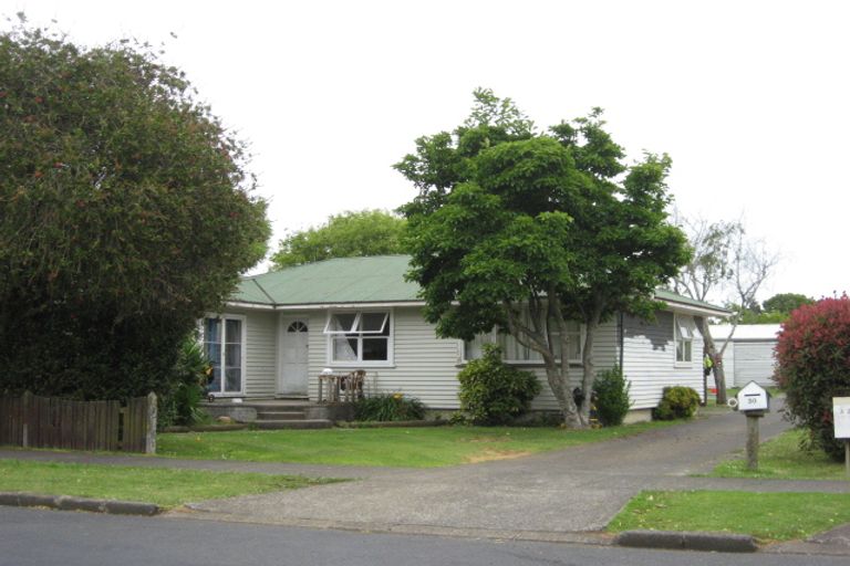 Photo of property in 30 Beatty Road, Pukekohe, 2120