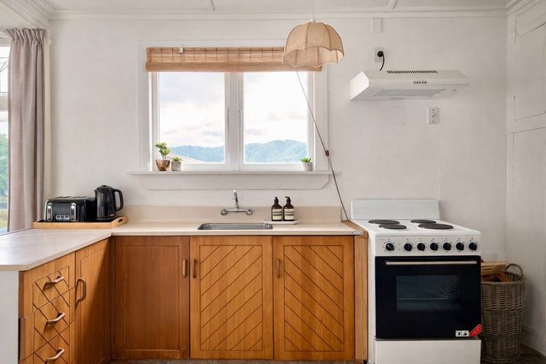 Photo of property in 94 Buller Road, Reefton, 7830