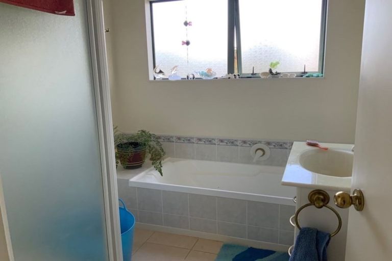 Photo of property in 78c Hyland Place, Waiuku, 2681