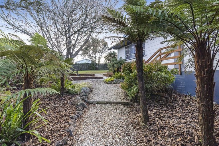 Photo of property in 20 Newham Place, Henderson, Auckland, 0612