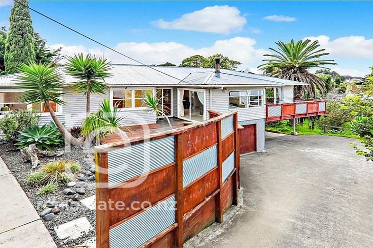 Photo of property in 42 Gordon Avenue, Milford, Auckland, 0620