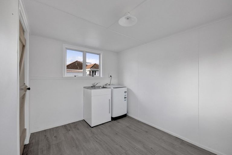 Photo of property in 1352 Devon Road, Brixton, Waitara, 4382