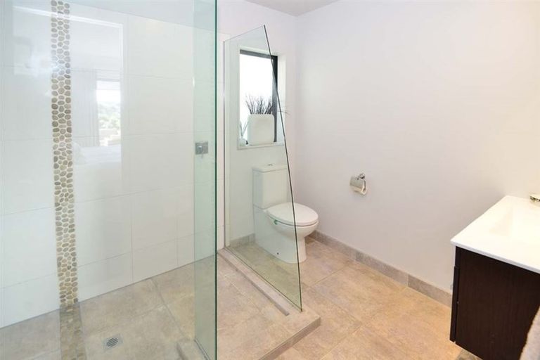 Photo of property in 33 Serene Place, Gulf Harbour, Whangaparaoa, 0930