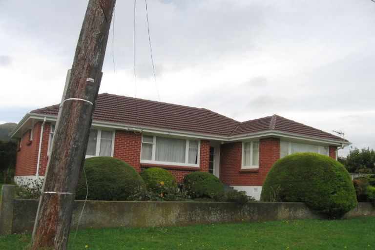 Photo of property in 19 Coates Street, Tawa, Wellington, 5028