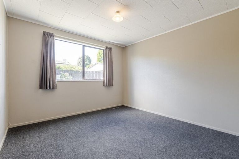 Photo of property in 30 Peppertree Glade, Kelvin Grove, Palmerston North, 4414