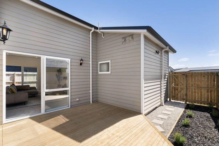 Photo of property in 17 Uatoto Road, Clarks Beach, 2122