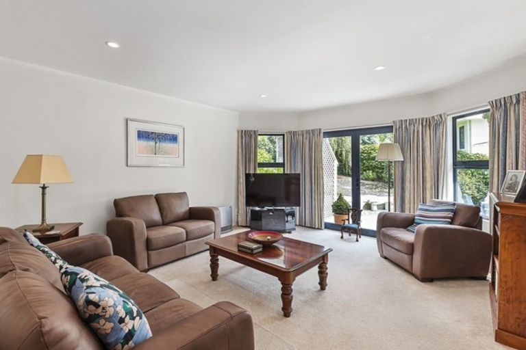 Photo of property in 13 Lanyon Place, Whitby, Porirua, 5024