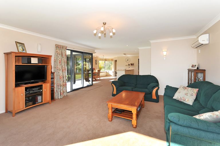 Photo of property in 6 Tussock Place, Stoke, Nelson, 7011